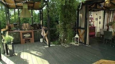 Уютный уголок в яблоневом саду. Фазенда. Выпуск от 03.08.2014