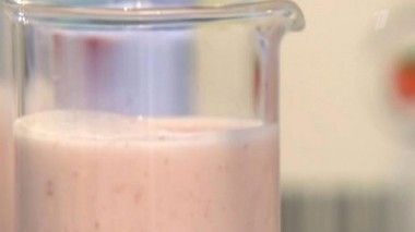 Питьевой клубничный йогурт. Контрольная закупка. Выпуск от 24.10.2013