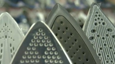 Утюг с антипригарным покрытием. Контрольная закупка. Выпуск от 10.10.2013