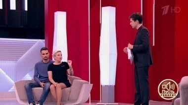 Уральская «Анджелина Джоли»: у женщины, удалившей грудь, отобрали детей. Пусть говорят. Выпуск от 27.09.2017