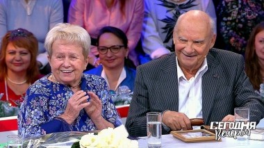 Александра Пахмутова и Николай Добронравов. Часть 2. Сегодня вечером. Выпуск от 16.12.2017