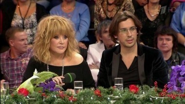 «Рождественские встречи» с Аллой Борисовной. Сегодня вечером. Выпуск от 01.12.2012