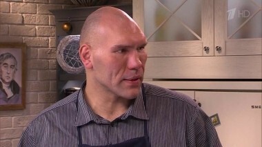 Гость Николай Валуев. Смак. Выпуск от 19.12.2015