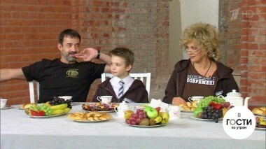 В гостях у Ольги Дроздовой и Дмитрия Певцова. В гости по утрам. Выпуск от 01.04.2018