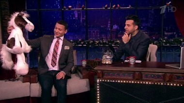 Александр Олешко. Вечерний Ургант. 255 выпуск от 17.12.2013