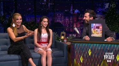 Алина Загитова и Татьяна Навка. Вечерний Ургант. 1217 выпуск от 16.12.2019