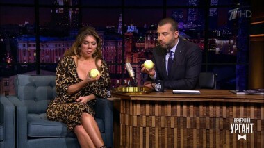 Анна Седокова и Милош Бикович. Вечерний Ургант. 1261 выпуск от 06.03.2020