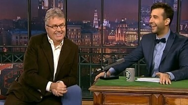 Джон Кьюсак и Гус Хиддинк. Вечерний Ургант. 4 выпуск от 19.04.2012