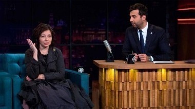 Евгения Добровольская и Михаил Куснирович. Вечерний Ургант. 692 выпуск от 04.10.2016