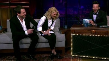 Кирилл Сафонов и Александра Савельева. Вечерний Ургант. 382 выпуск от 13.11.2014