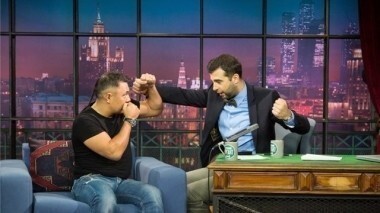 Константин Цзю. Вечерний Ургант. 32 выпуск от 21.06.2012