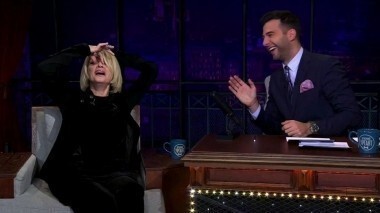 Лайма Вайкуле. Вечерний Ургант. 452 выпуск от 02.04.2015