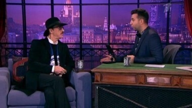 Михаил Боярский и Альбина Джанабаева. Вечерний Ургант. 64 выпуск от 31.10.2012