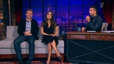 Мила Кунис и Джеймс Франко. Вечерний Ургант. 131 выпуск от 07.03.2013