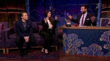 Сергей Безруков и Марина Александрова. Вечерний Ургант. 573 выпуск от 24.12.2015