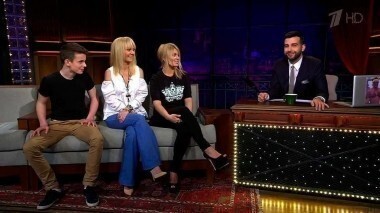 Валерия, Анна и Арсений Шульгины. Вечерний Ургант. 482 выпуск от 29.05.2015