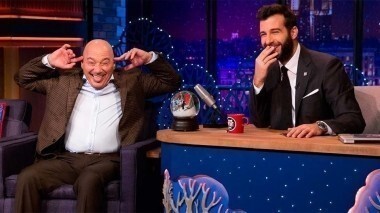 Владимир Познер и Никита Ефремов. Вечерний Ургант. 576 выпуск от 29.12.2015