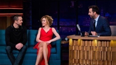 Юлианна Караулова и Максим Траньков. Вечерний Ургант. 706 выпуск от 24.10.2016