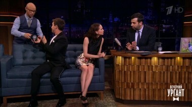 Юлия Хлынина и Павел Деревянко. Вечерний Ургант. 960 выпуск от 18.04.2018