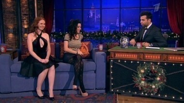 Юлия Волкова и Елена Катина. Вечерний Ургант. 94 выпуск от 13.12.2012